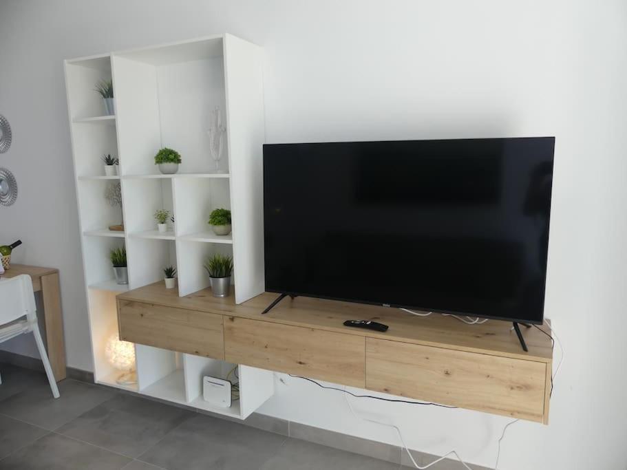 19 Piso Centrico, Nuevo Y Bien Equipado En La Trinidad Apartment La Laguna  Luaran gambar