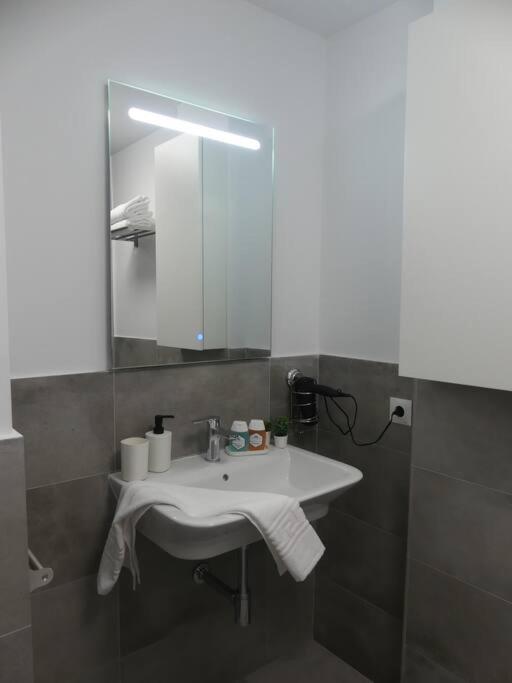19 Piso Centrico, Nuevo Y Bien Equipado En La Trinidad Apartment La Laguna  Luaran gambar